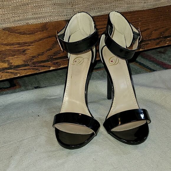 Beautiful D Brand High Heel Shoes - Picture 1 of 11